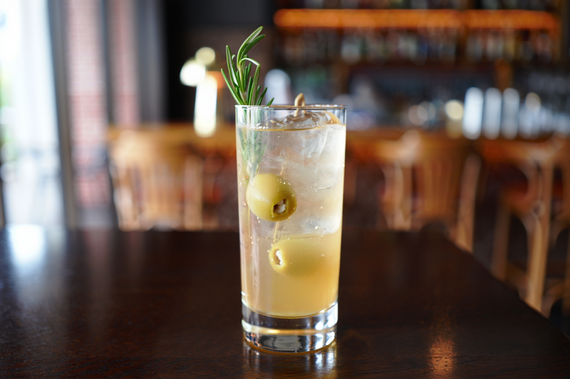 Dirty Martini Spritz - British Drinks and cocktails