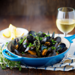 Mussels with creamy, garlic and parsley 