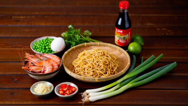 Ingredients for Thai prawn noodles